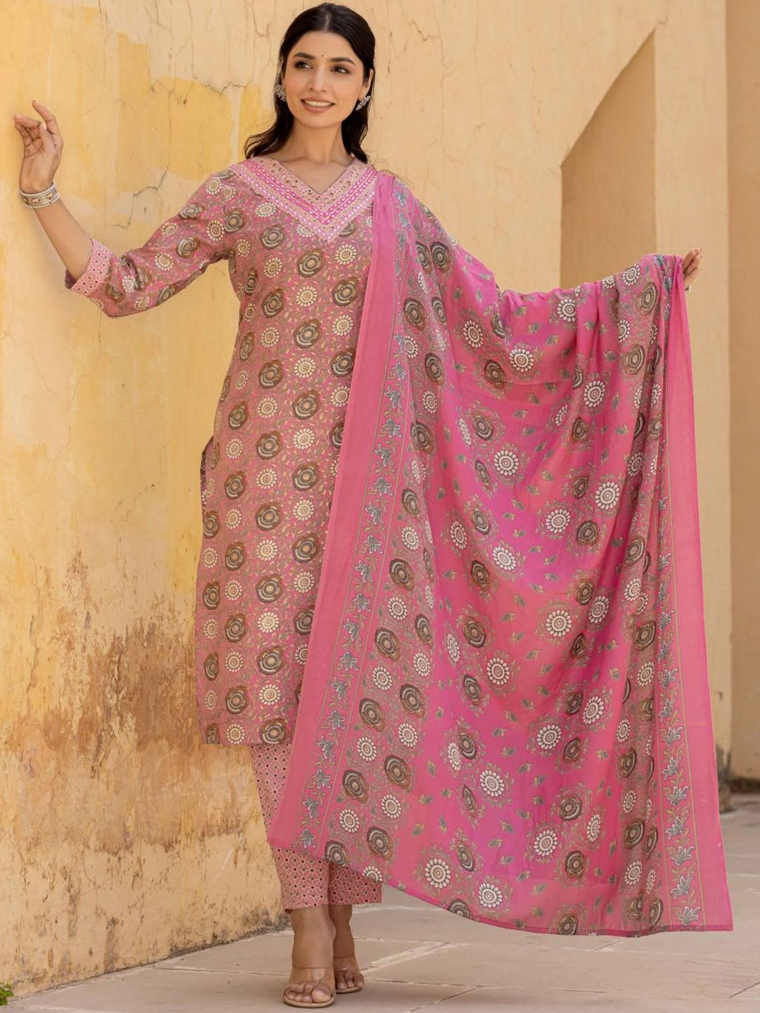 Varanga Women Floral Embroidered Regular Mirror Work Kurta with Trousers & With Dupatta