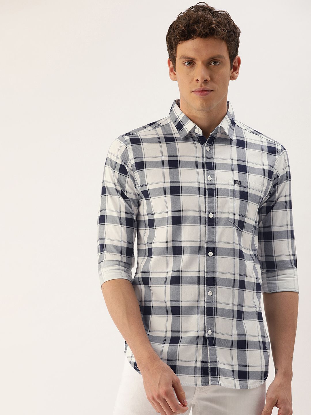 The Indian Garage Co Men Navy Blue & White Slim Fit Checked Casual Shirt