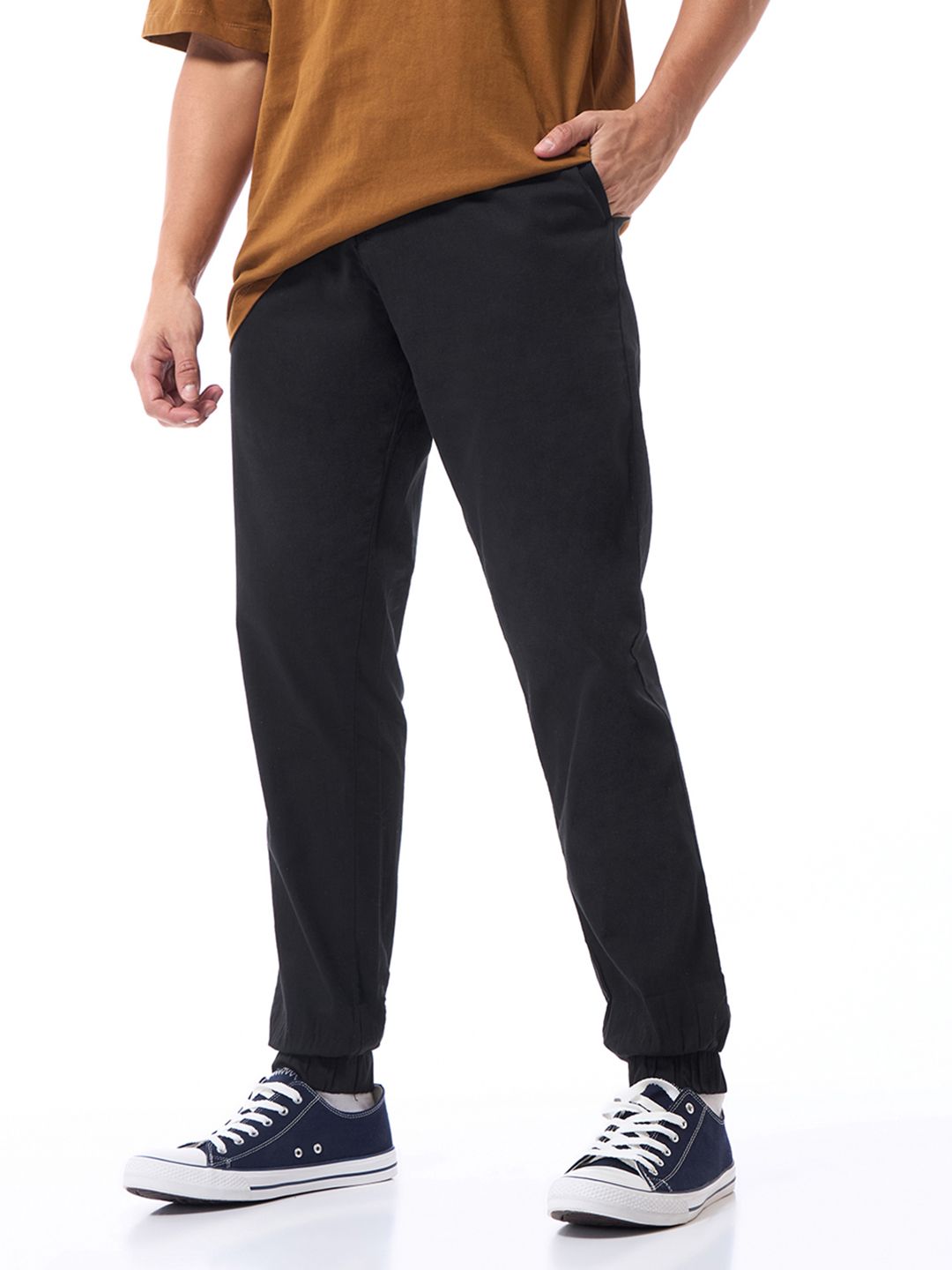 Bewakoof Black Solid Slim Fit Cotton Jogger Track Pants