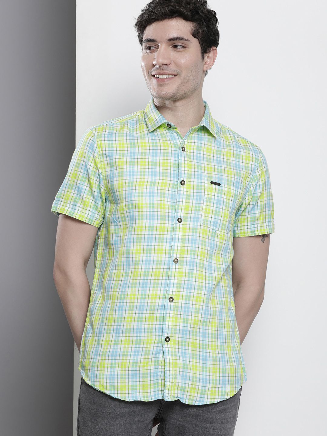 The Indian Garage Co Men Slim Fit Opaque Checked Casual Shirt