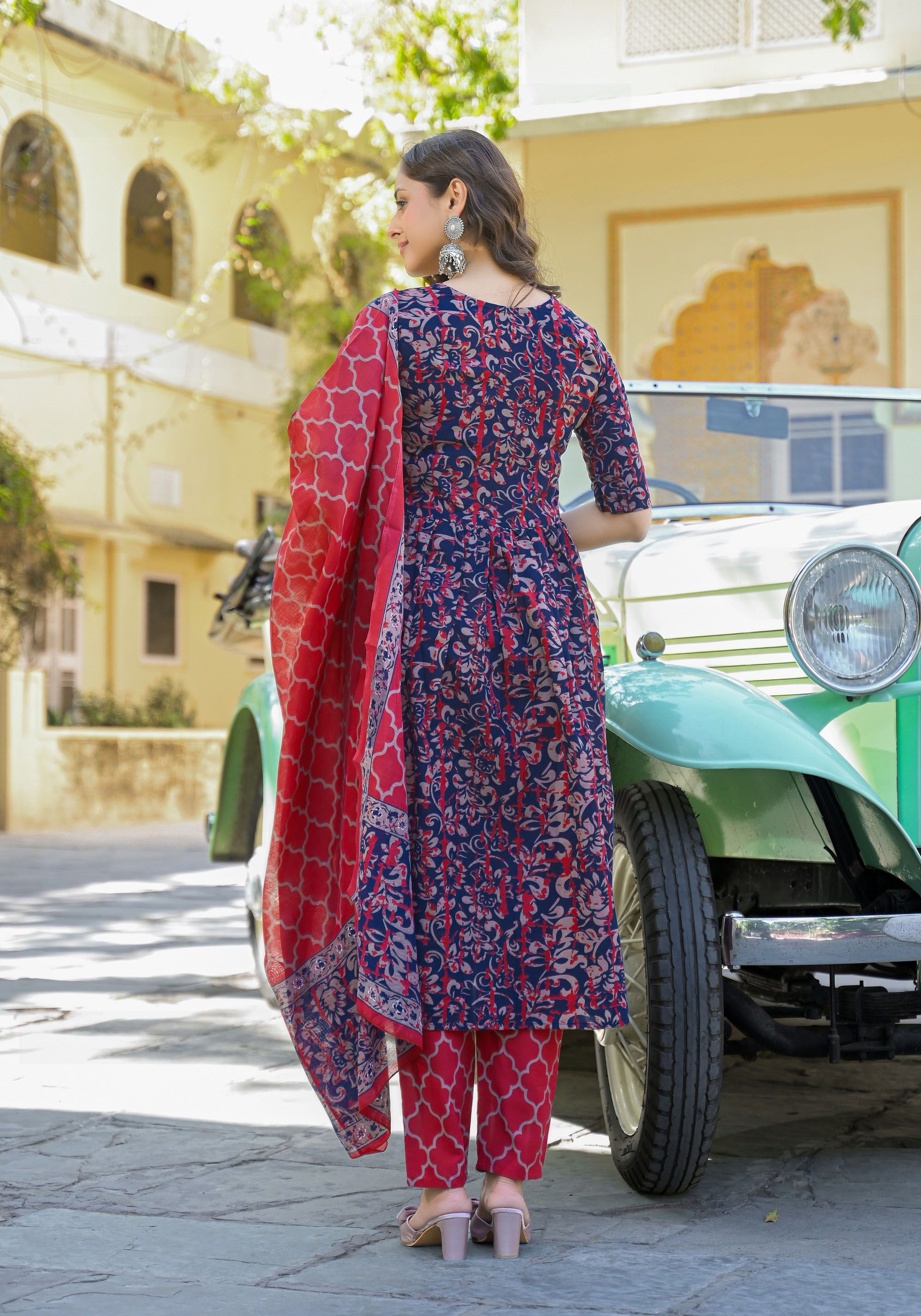 KALINI Women Floral Printed Regular Kurta with Trousers & With Dupatta