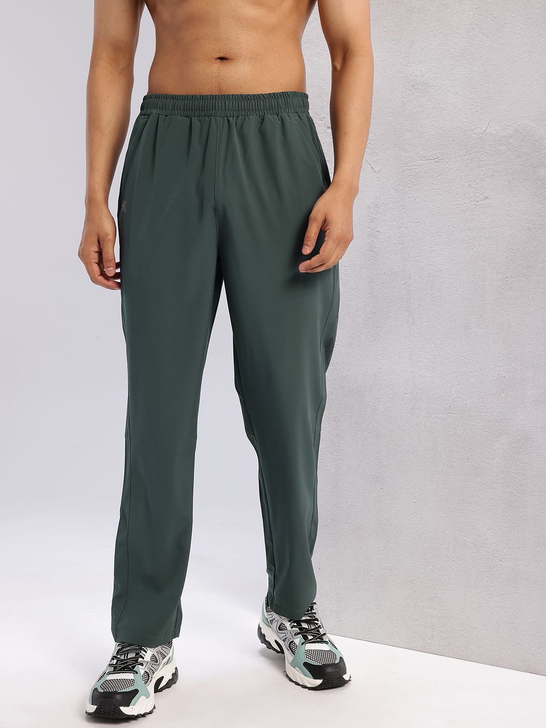 HRX by Hrithik Roshan Men Typography Print Detail Mid-Rise Rapid-Dry Running Track Pants