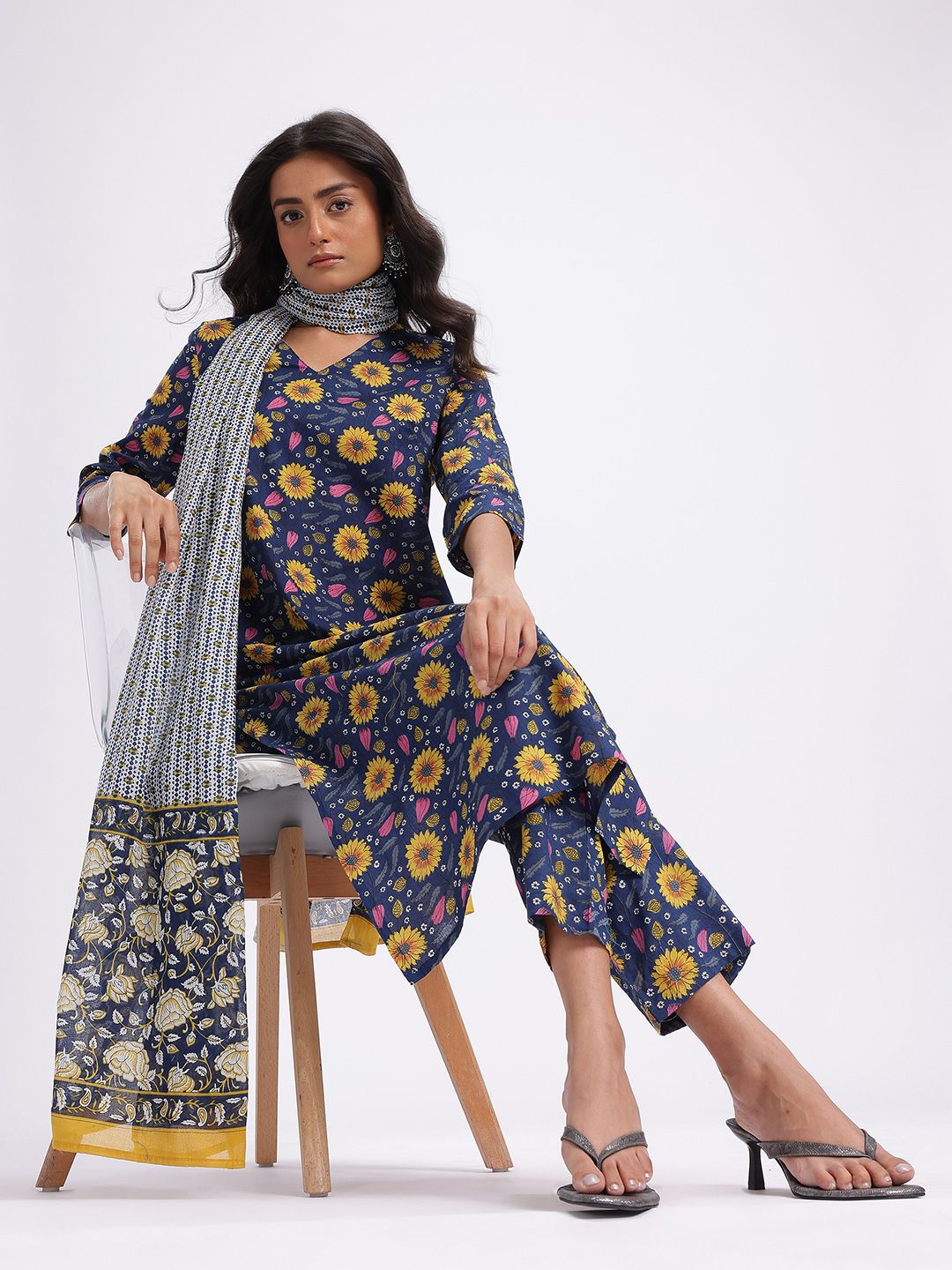 Anouk Floral Printed Pure Cotton Kurta with Trousers & Dupatta