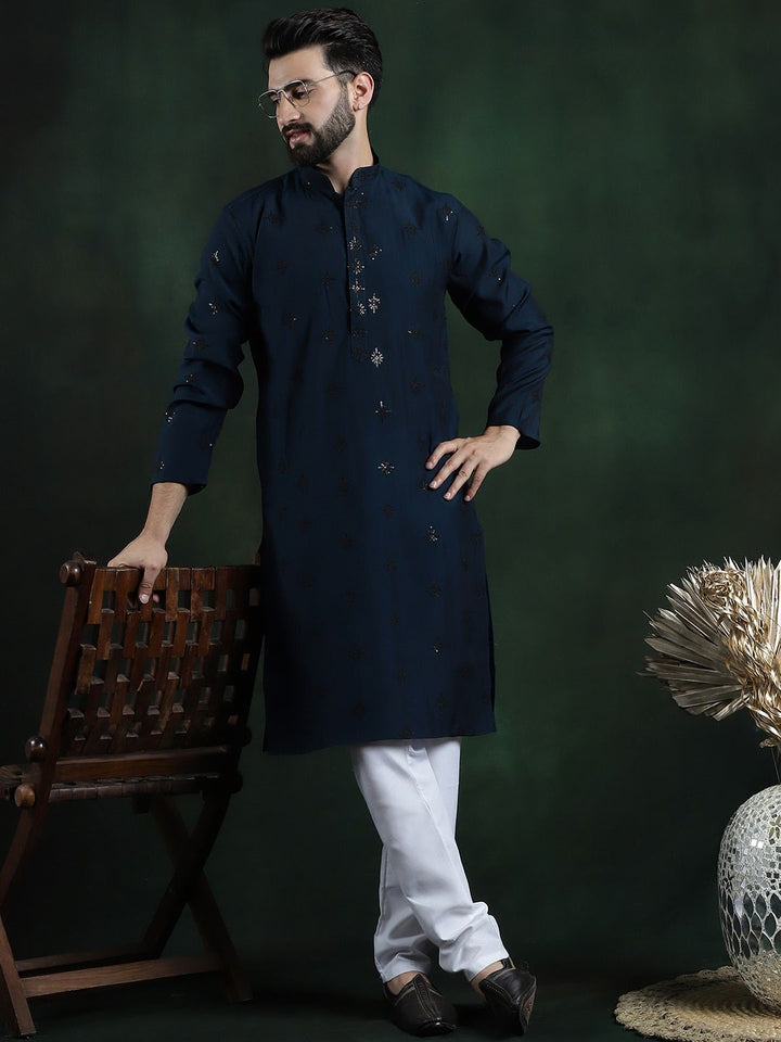 SOJANYA Motif Etnik Bersulam Kolar Mandarin Kurta Lurus Labuci