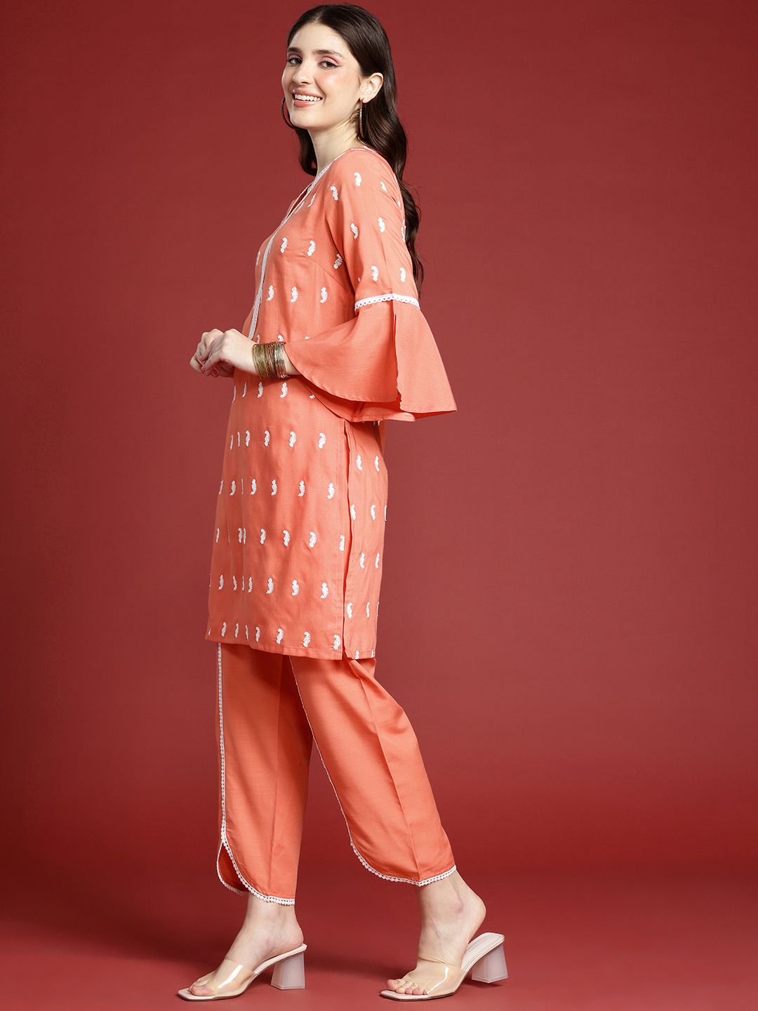 Anouk Ethnic Motifs Embroidered Kurta with Trousers