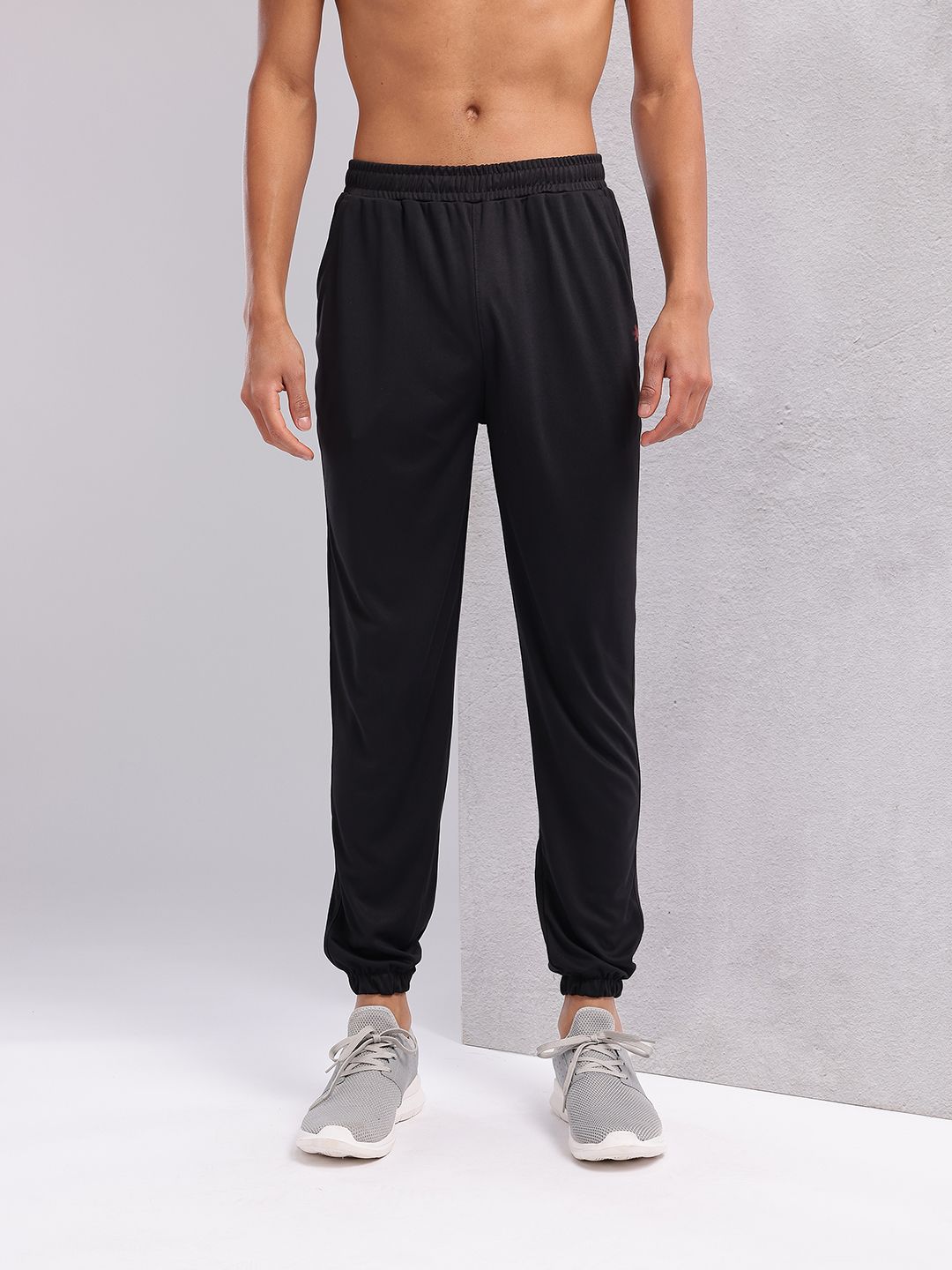 HRX by Hrithik Roshan Men Mid-Rise Rapid-Dry Training Joggers