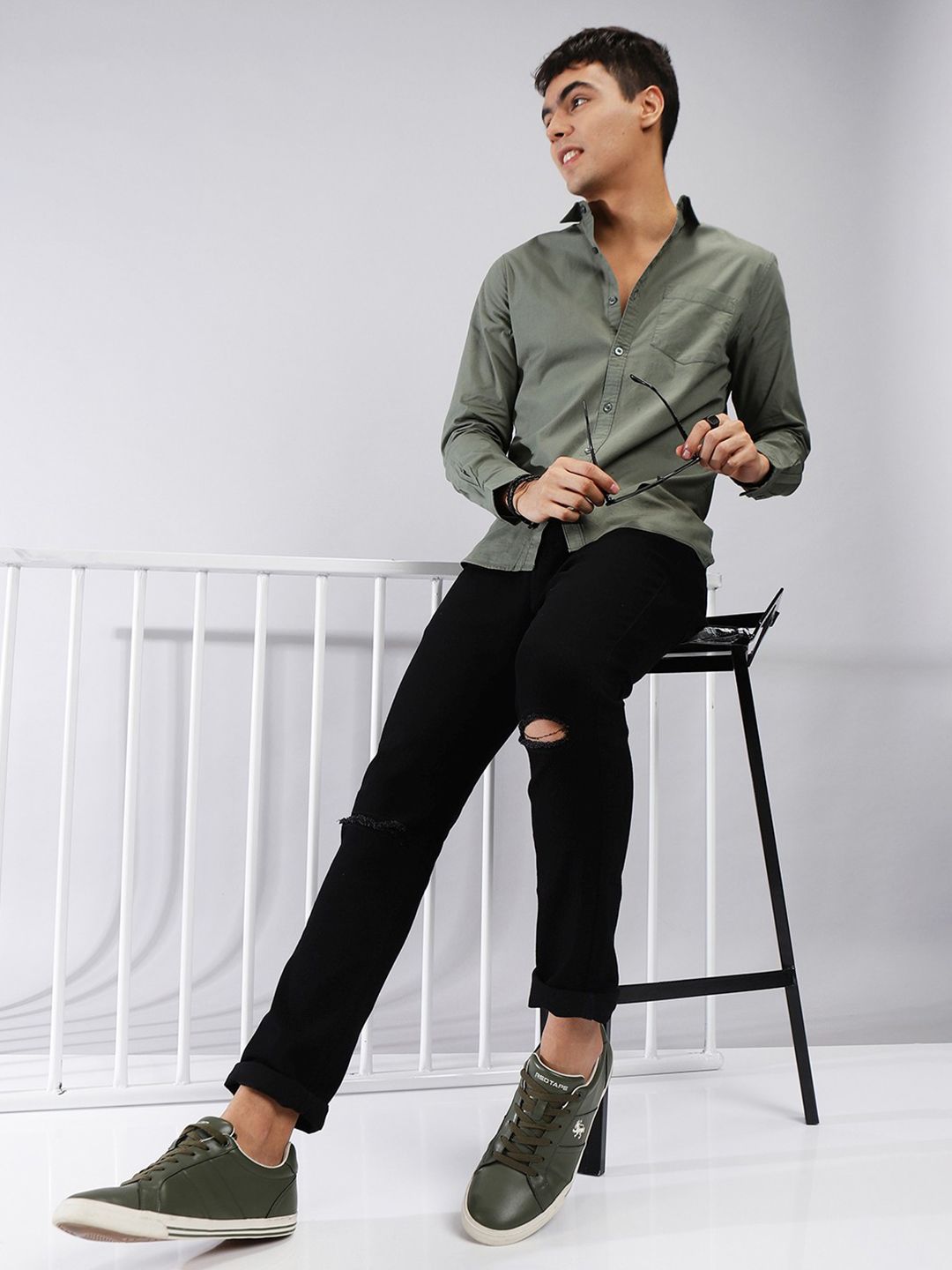 The Indian Garage Co Men Olive Green Solid Casual Shirt