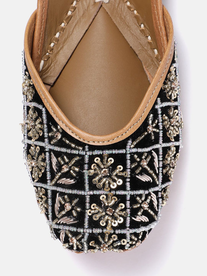 House of Pataudi Leather Embellished Ethnic Mojaris