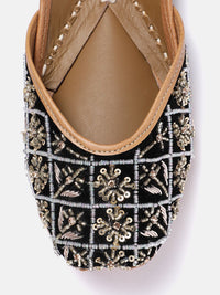 House of Pataudi Leather Embellished Ethnic Mojaris