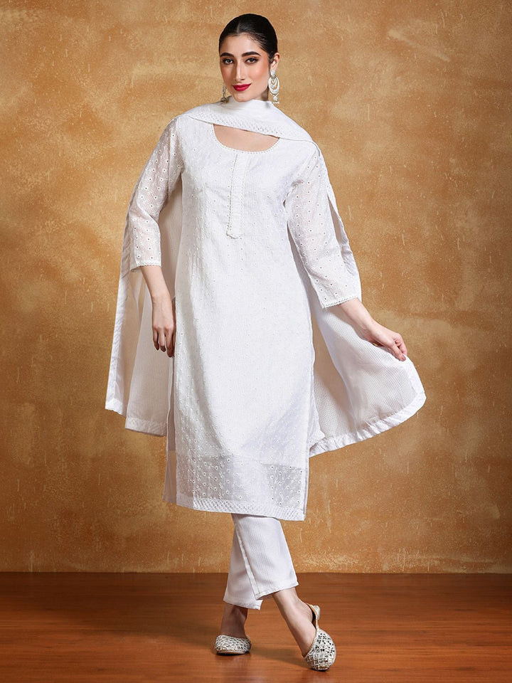 Varanga Women Floral Embroidered Kurta with Trousers & Dupatta