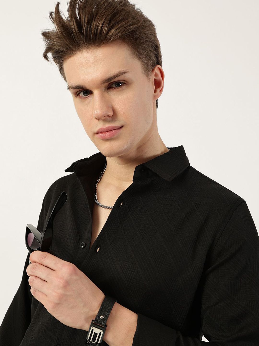 Thomas Scott Men Premium Spread Collar Textured Solid Slim Fit Casual Shirt