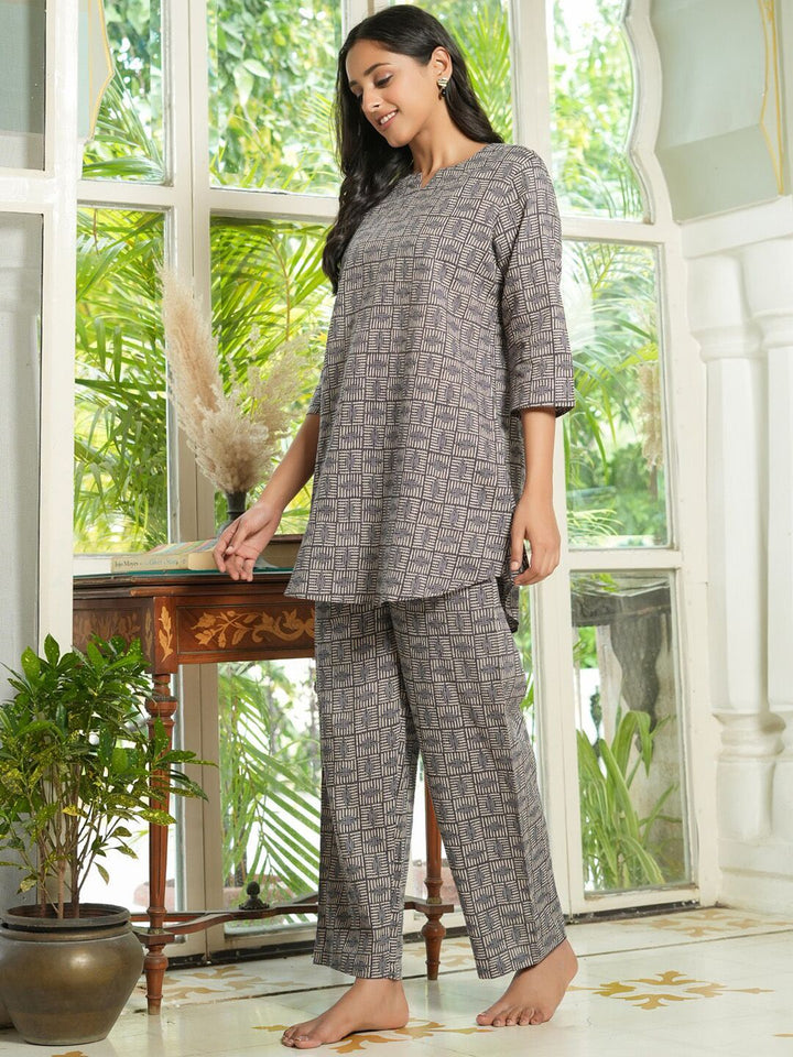 SANSKRUTIHOMES Grey & Cream Graphic Printed Pure Cotton Night Suit
