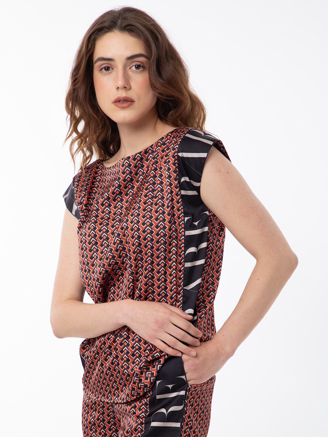 RAREISM Abstract Printed Extended Sleeves Top