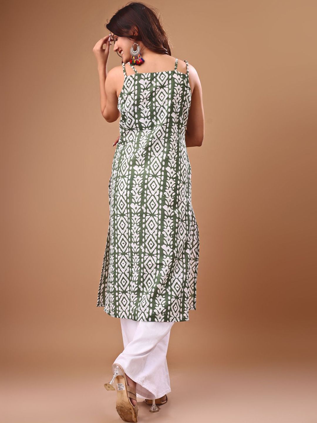 KALINI Women Dyed Patchwork Kurta