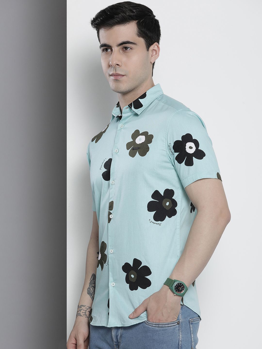The Indian Garage Co Men Regular Fit Floral Printed Resortwear Shirt