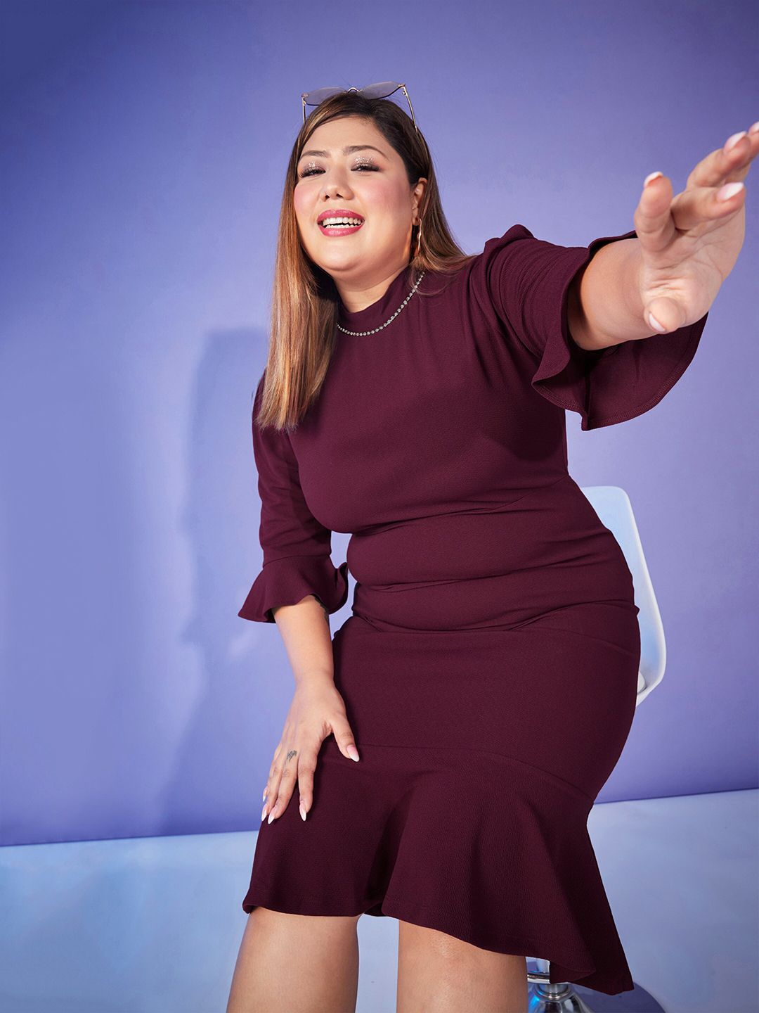 SASSAFRAS Curve Plus Size Burgundy Bell Sleeve Sheath Dress