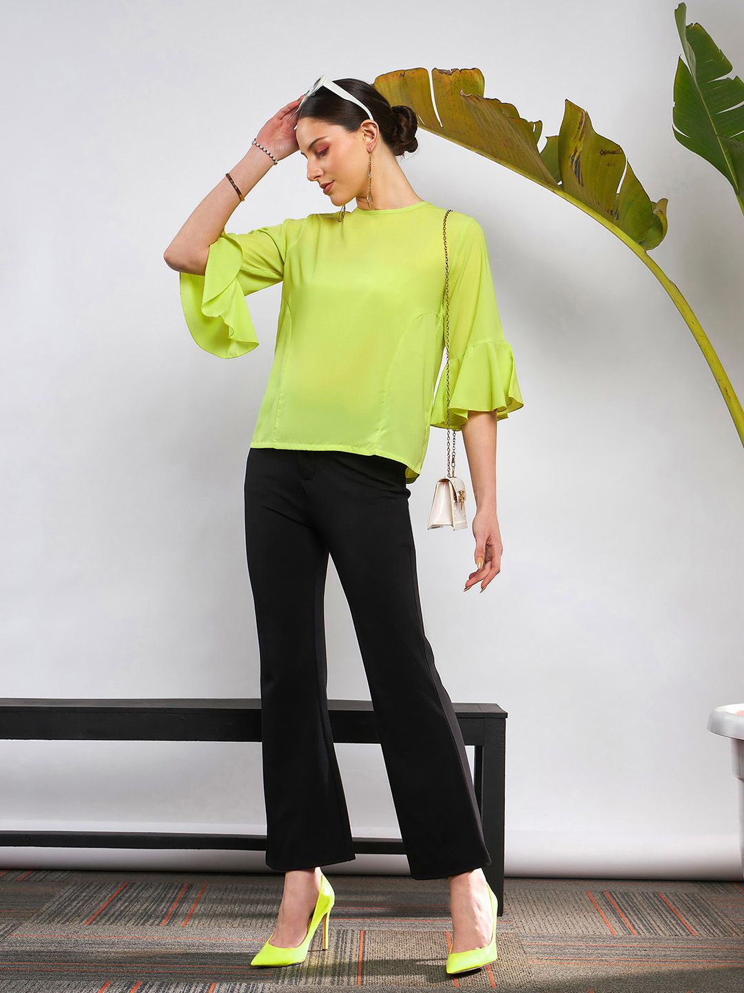 SASSAFRAS Green Bell Sleeve Georgette Top