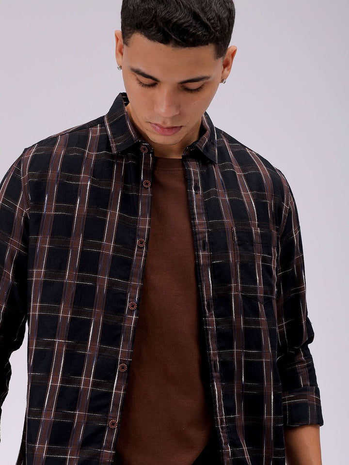 The Indian Garage Co Men Cutaway Collar Checked Cotton Slim Fit Casual Shirt