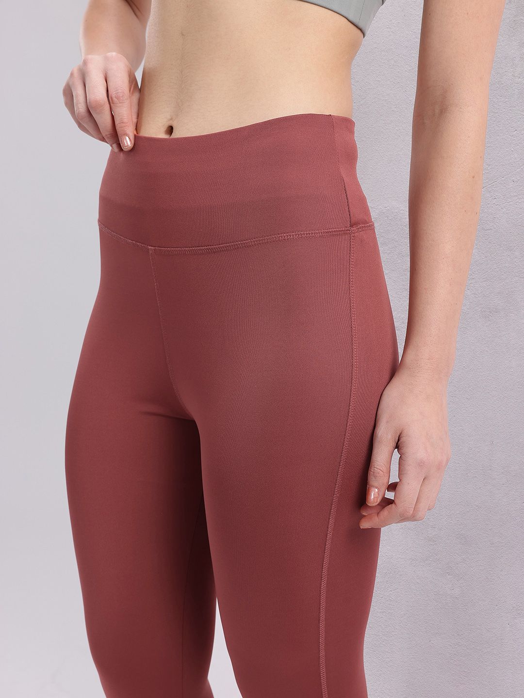 HRX by Hrithik Roshan Women Ruched Cropped Yoga Tights With Tie-Ups