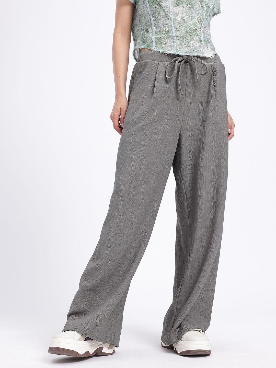 DressBerry Women Crinkling Stripes Mid-Rise Flared Fit Wide Leg Trousers