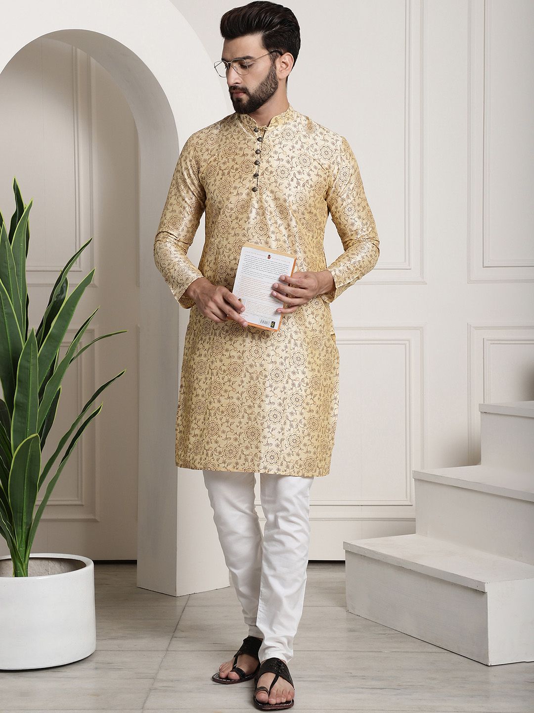 SOJANYA Floral Printed Mandarin Collar Long Sleeves Straight Kurta