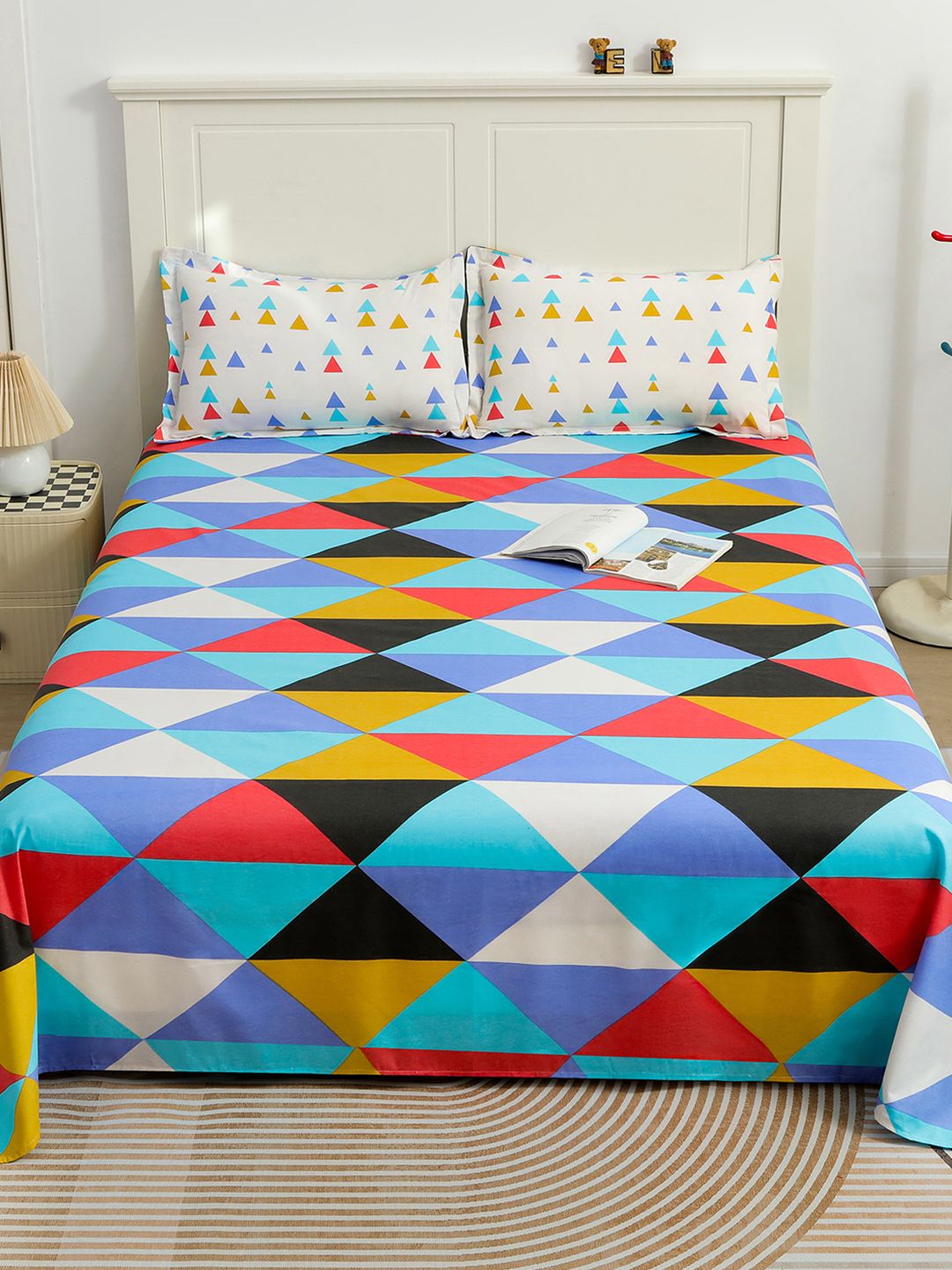 Story@home Blue White Floral Cotton 144 TC Queen Bedsheet With 2 Pillow Covers