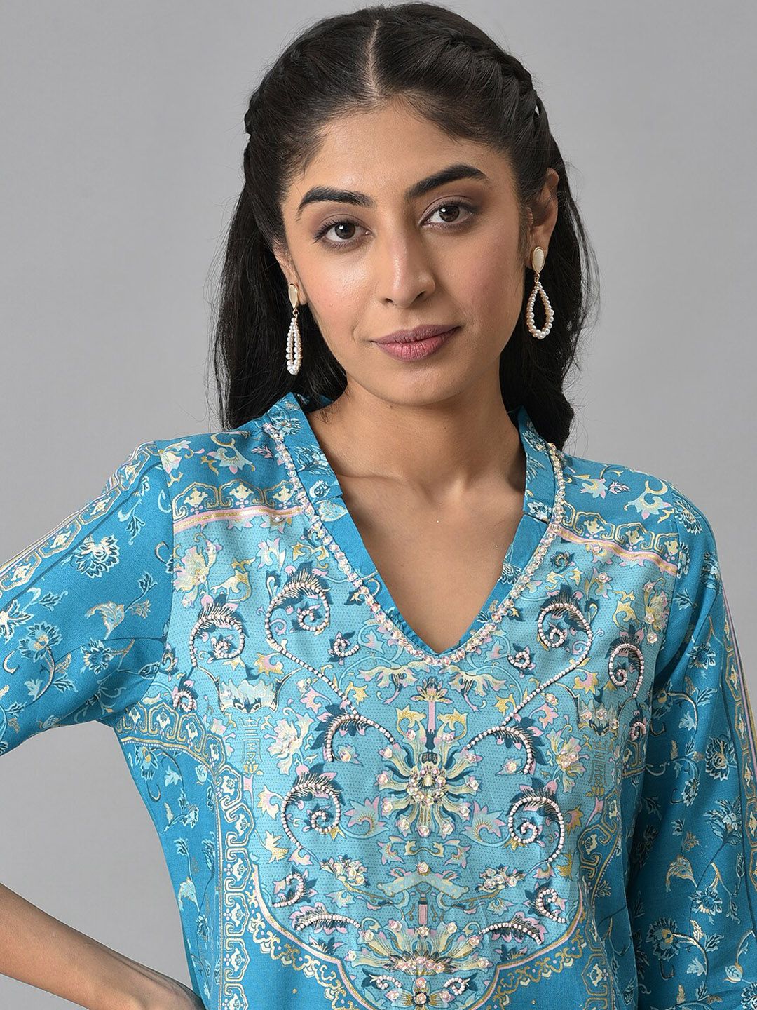 Aurelia Women Blue Floral Print Ethnic Liva Kurta with Handwork