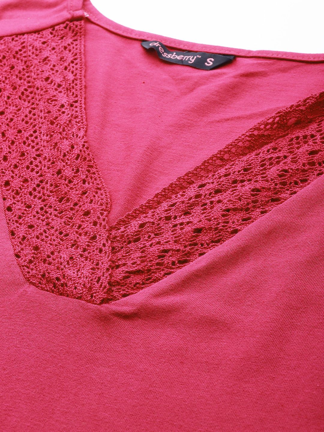 Lengan baju merah jambu dressberry di bahagian atas biasa