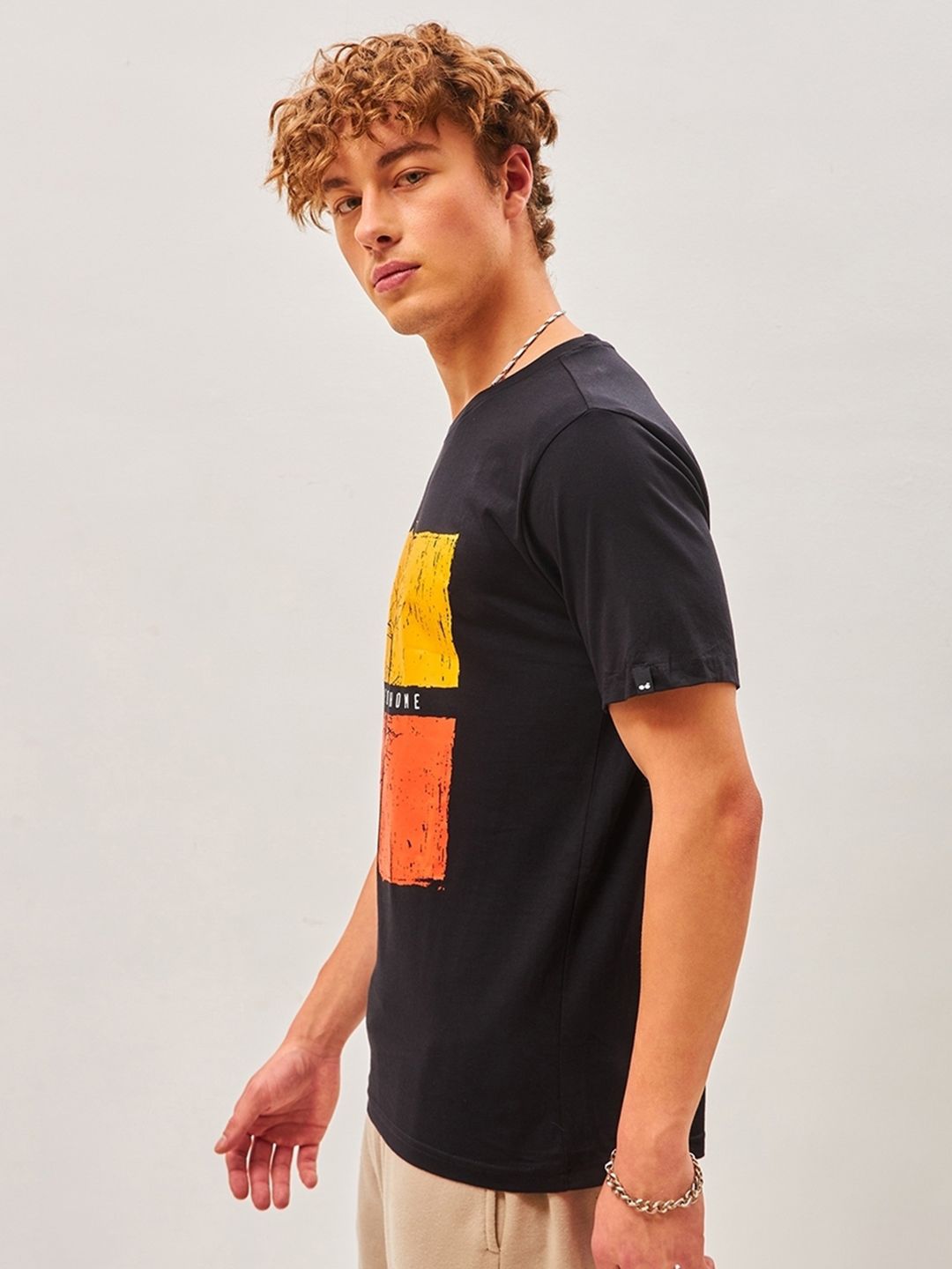 Bewakoof Men Black Printed Round Neck Pure Cotton T-shirt