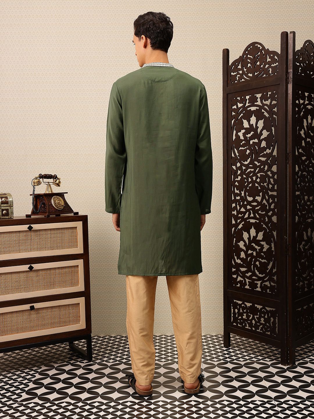 House of Pataudi Floral Zari Embroidered Jashn Kurta