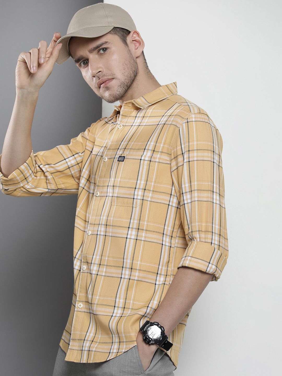 The Indian Garage Co Men Slim Fit Opaque Checked Casual Shirt