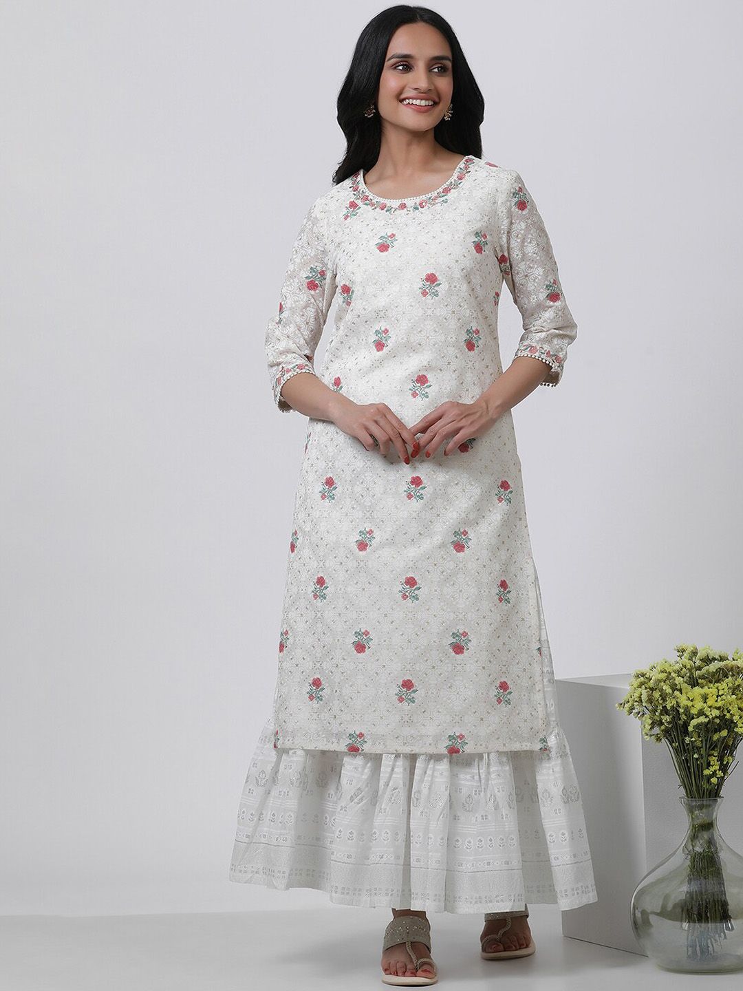 W Floral Printed Round Neck Kurta
