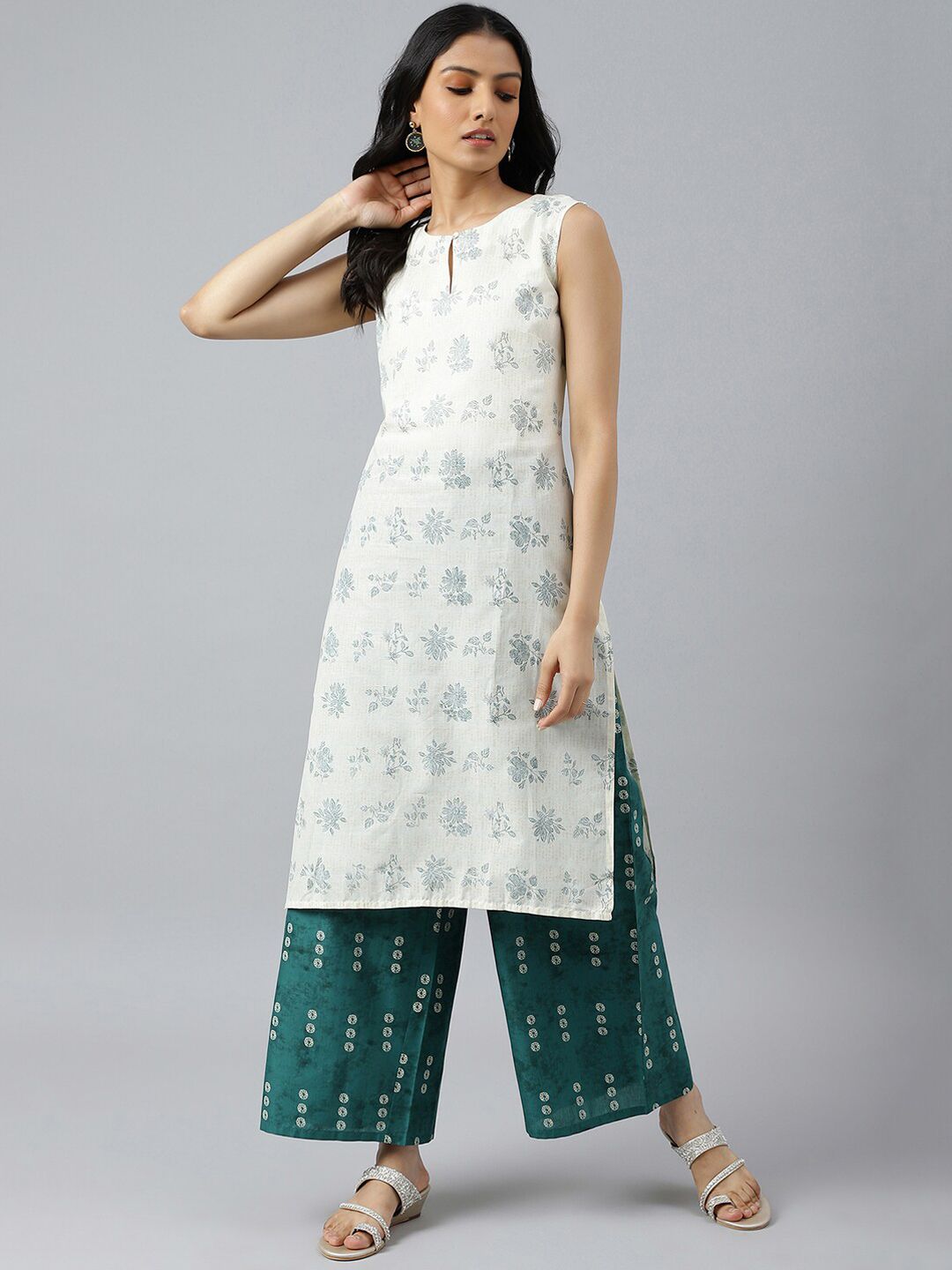 W Women Floral Print Cotton Kurta With Shrugs & Parallel Pant
