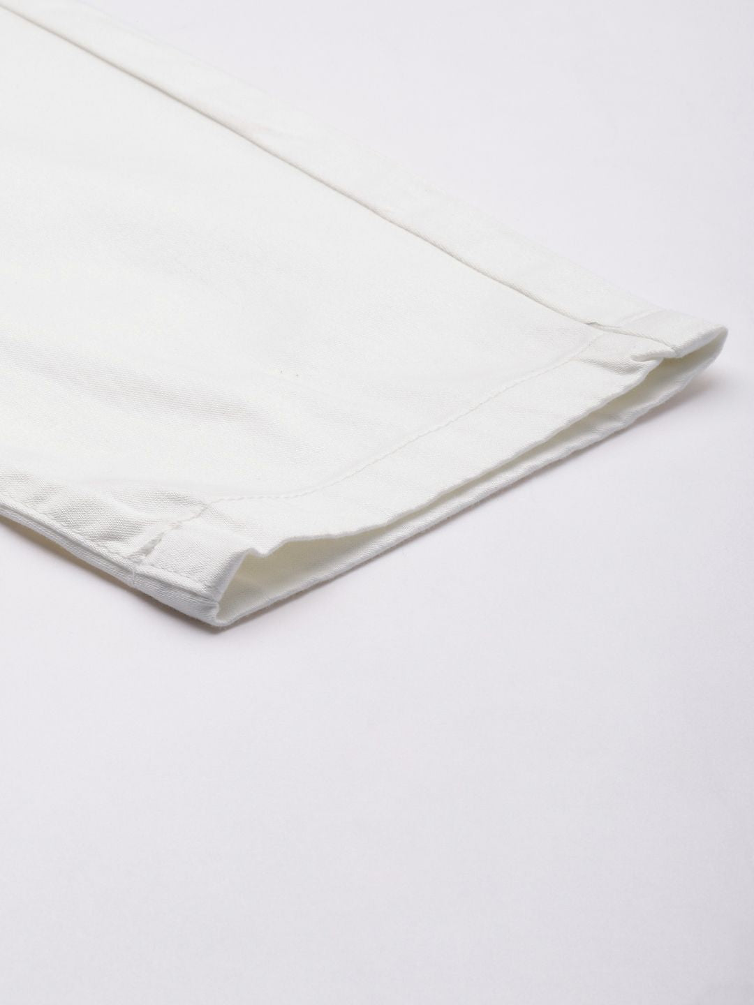 The Indian Garage Co Men Solid Slim Fit Chinos Trousers