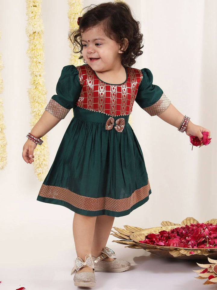 VASTRAMAY Infant Girls Self Design Bow Fit & Flare Ethnic Dress
