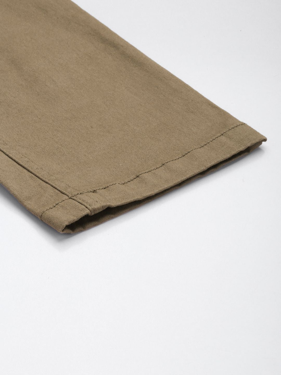 Difference of Opinion Men Solid Ankle-Length Chinos Trousers