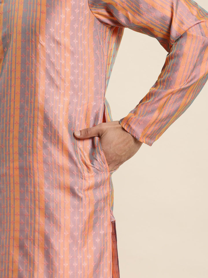 SOJANYA Men Peach-Coloured & Mauve Ethnic Motifs Printed Jacquard Kurta
