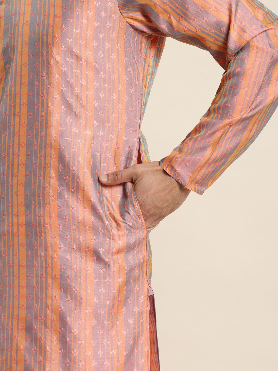 SOJANYA Men Peach-Coloured & Mauve Ethnic Motifs Printed Jacquard Kurta