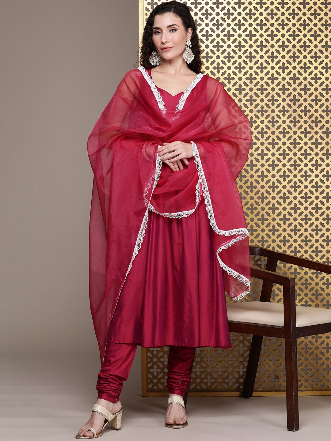 House of Pataudi Women Jashn Kurta With Churidar & Dupatta