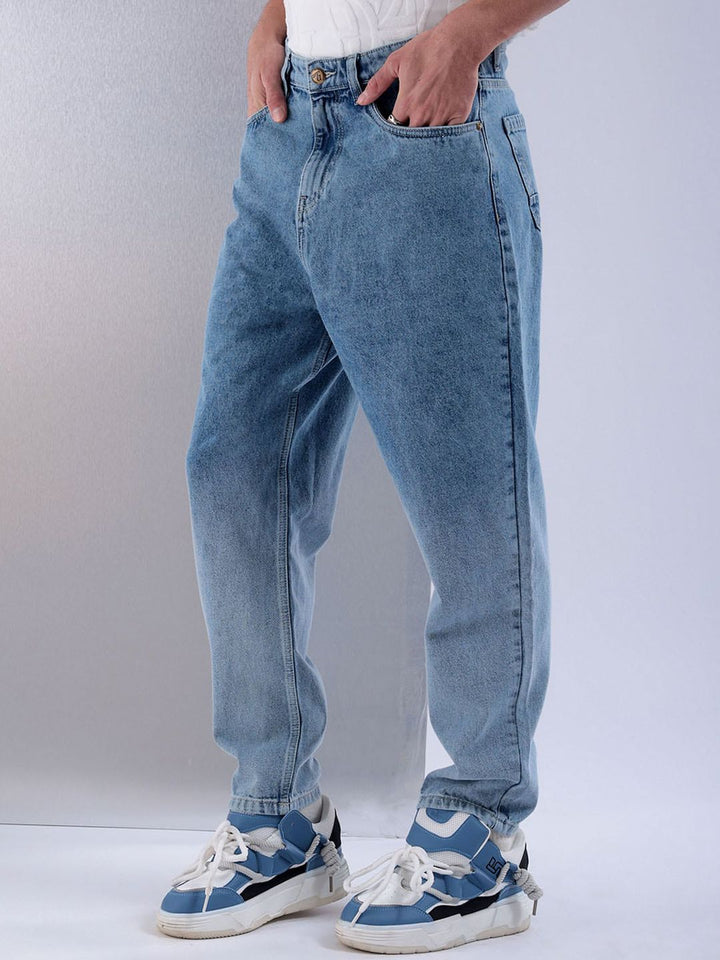 The Indian Garage Co Men Relaxed Fit Slash Knee Light Fade Jeans