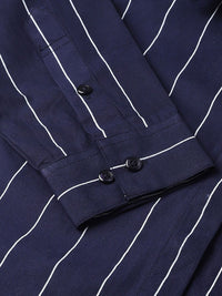 Hancock Sharp Slim sesuai dengan baju formal kapas menegak
