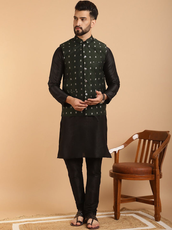 SOJANYA Men Green & White Ethnic Motifs Jacquard Kurta & Churidar with Nehru Jacket