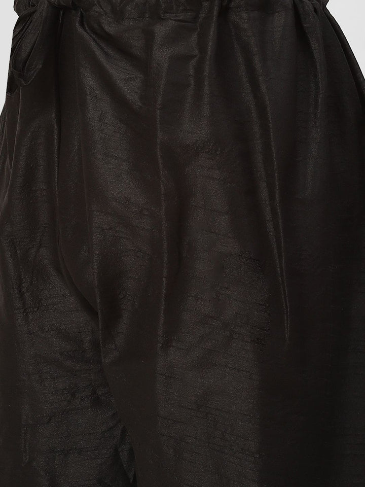 SOJANYA Men Black Solid Kurta with Churidar & Ethnic Jacket
