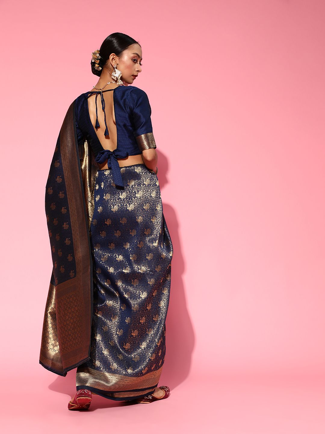 Saree mall Ethnic Motifs Silk Blend Saree with Woven Design border