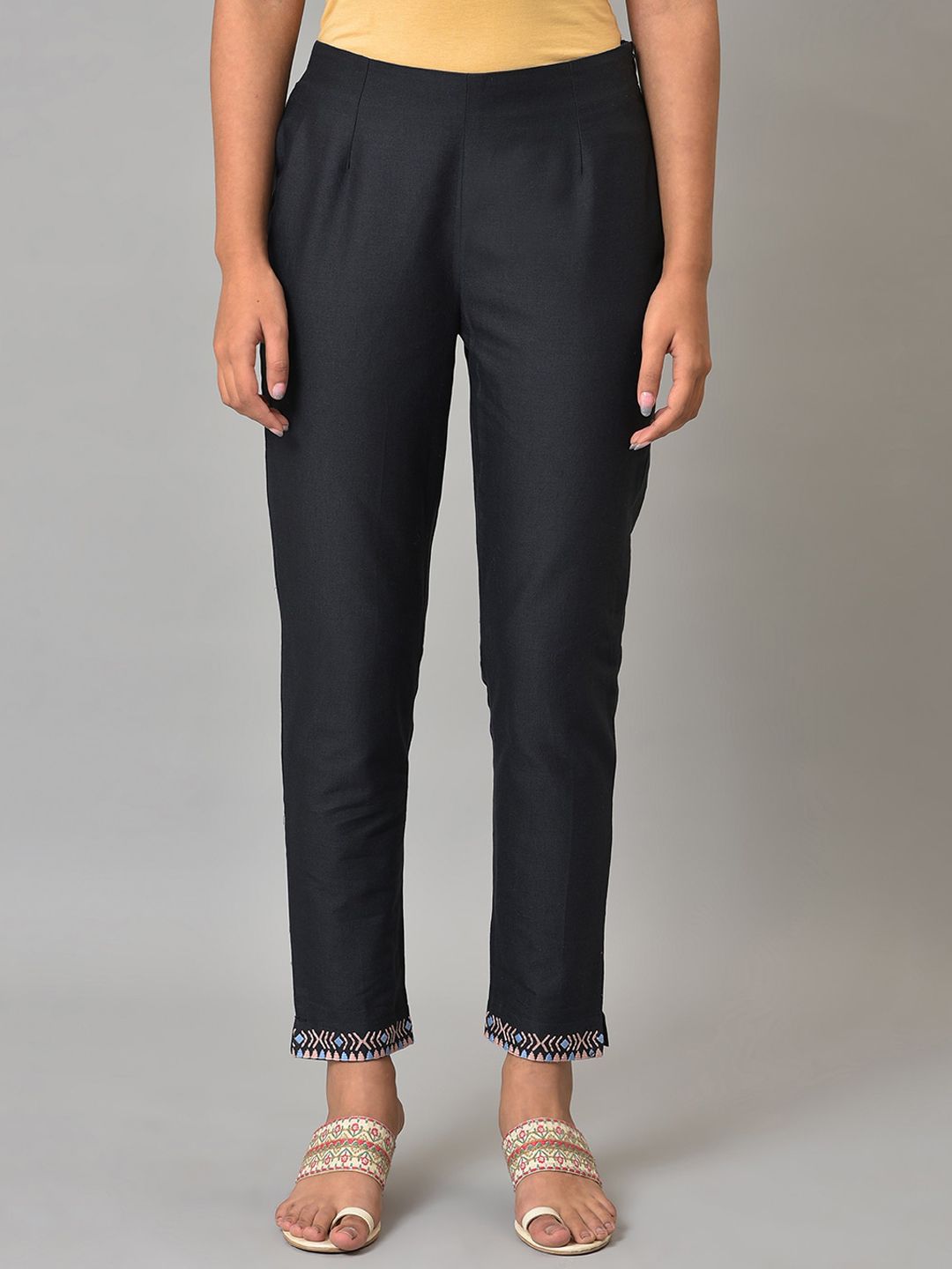 W Women Mid-Rise Regular Fit Trousers