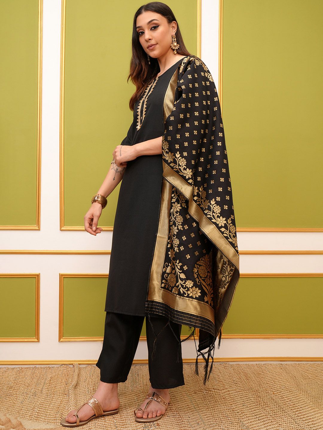 Vishudh Black Round Neck Floral Regular Straight Kurta with Palazzos & With Dupatta