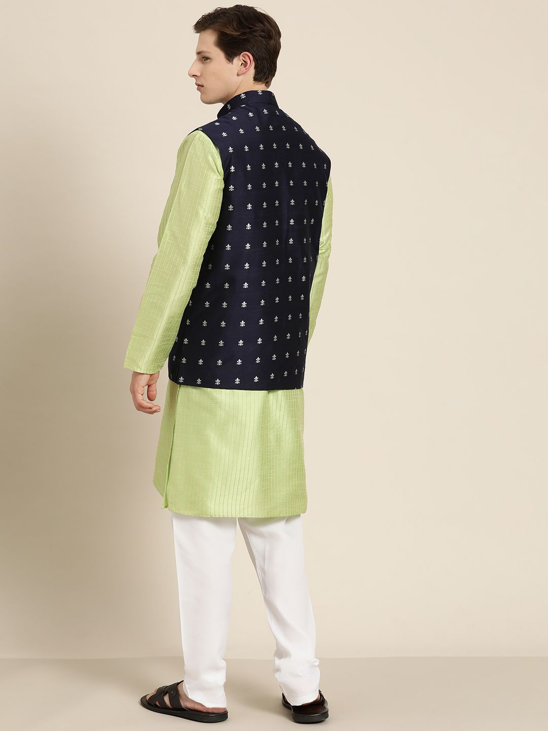 SOJANYA Men Green & Beige Thread Work Straight Kurta Churidar & Nehru Jacket