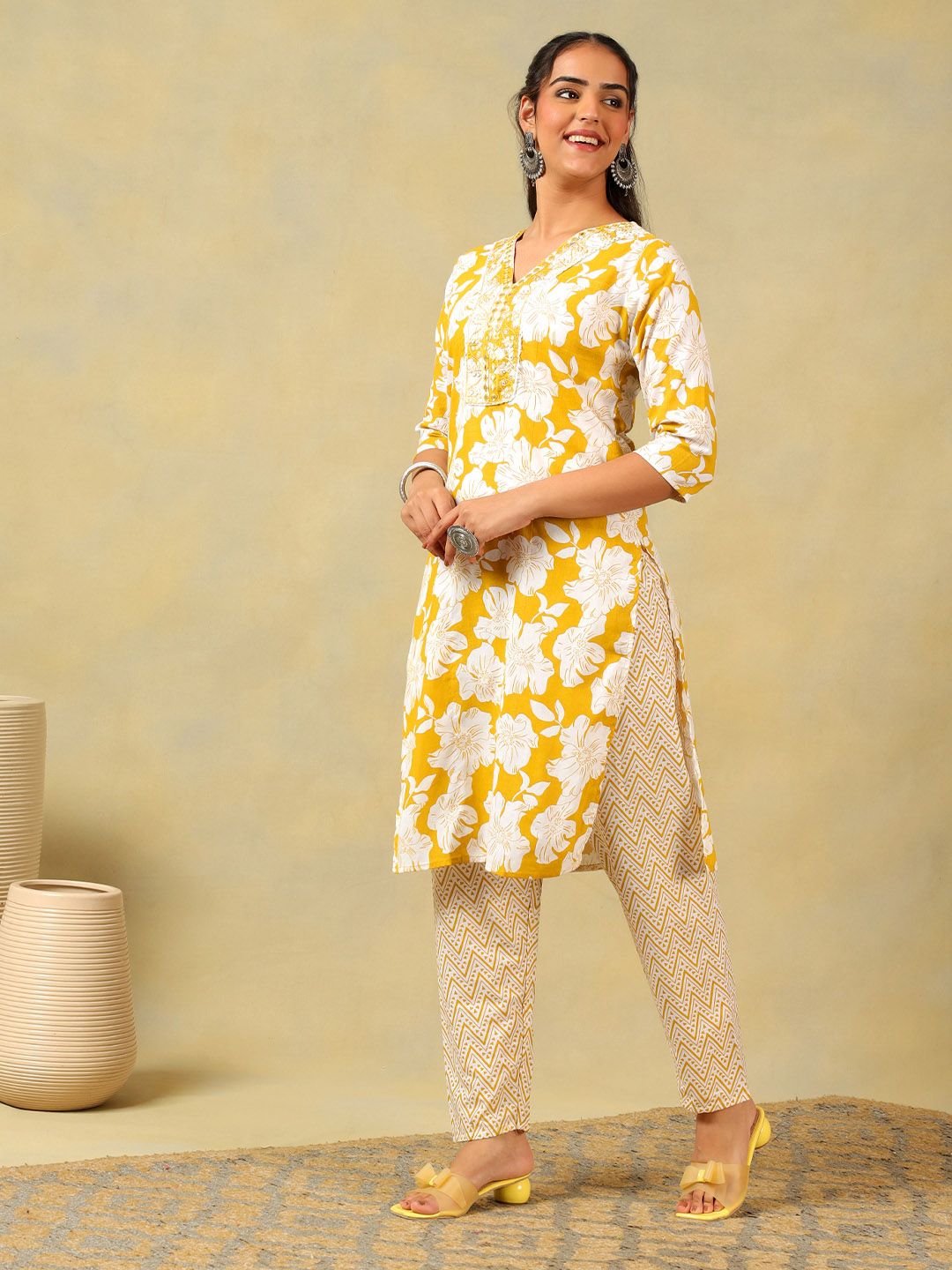 Mamicha Women Floral Printed Regular Mirror Work Pure Cotton Kurta with Trousers & With Dupatta