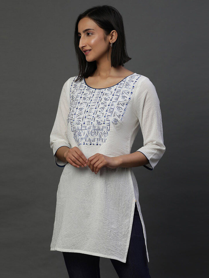 AURELIA Floral Embroidered Thread Work Straight Kurti