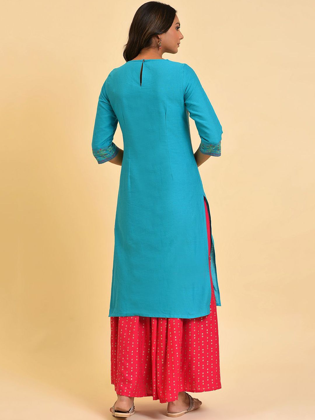 W Ethnic Motifs Printed Gotta Patti Boat Neck Cotton Straight Kurta